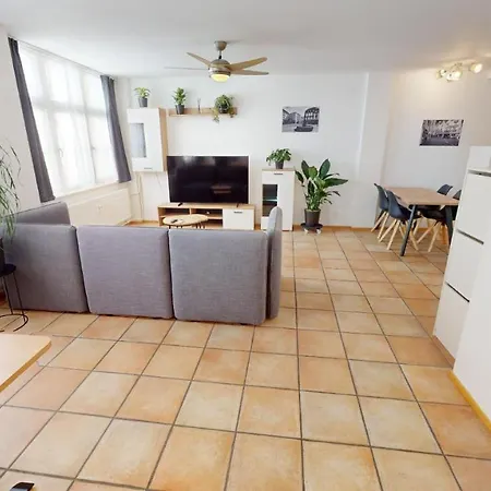 Apartment Solution-grischun - Stadtwohnung - Kaffee&tee - Arbeitsplatz - Tv *