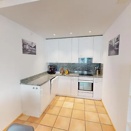Apartment Solution-grischun - Stadtwohnung - Kaffee&tee - Arbeitsplatz - Tv *